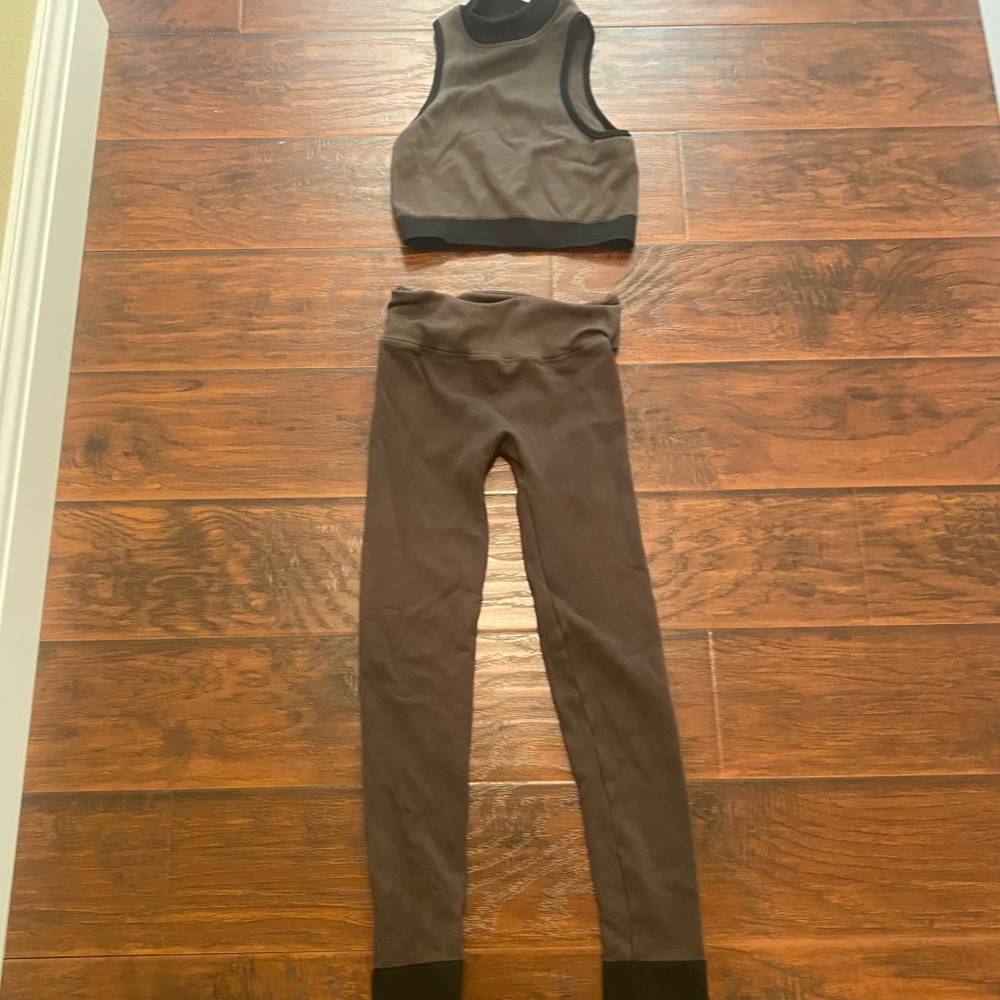Fabletics workout outfit - Picture 3 of 4